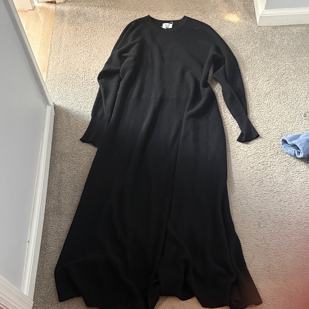 Yal New York signature size medium Black ribbed Long-Sleeve Maxi Dress